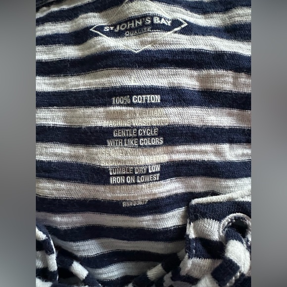 St. John’s Bay Navy/White Women’s Short-Sleeve Top. Size L. - Picture 4 of 4